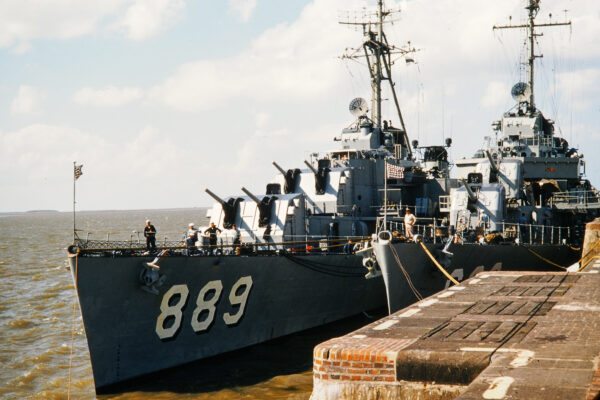 Warship 889: Defender of the Seas